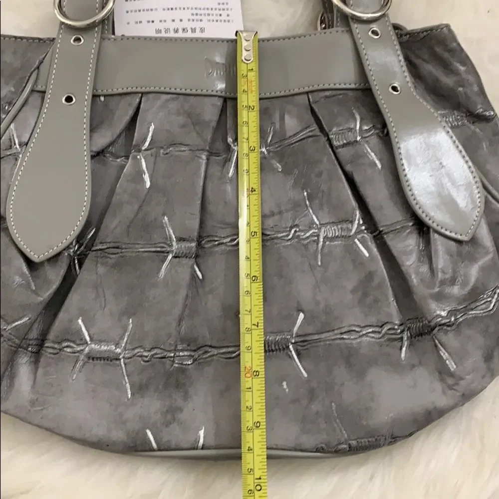 Daphane gray hand bag